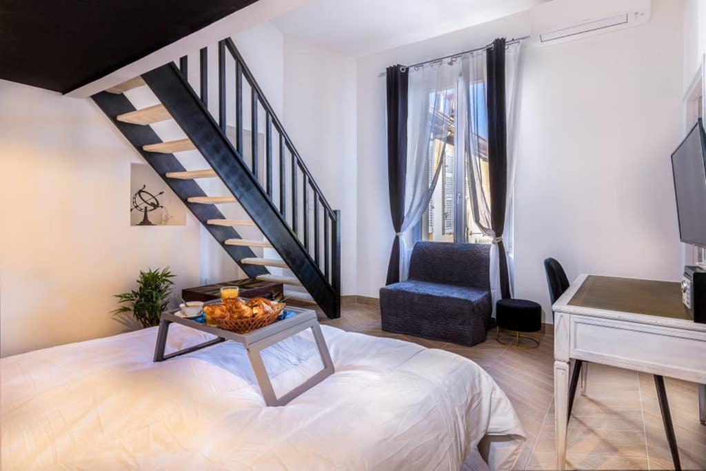Penthouse Loft 5min Palais Des Festivals And Terrace View On Castle Apartment